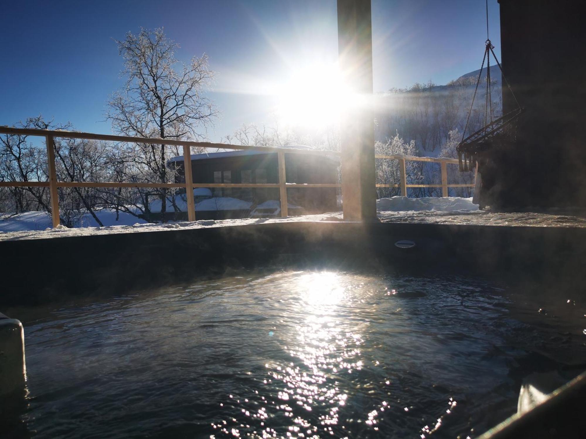 Aurora View Lapland, Sky View Bedroom & Jacuzzi * Kilpisjärvi