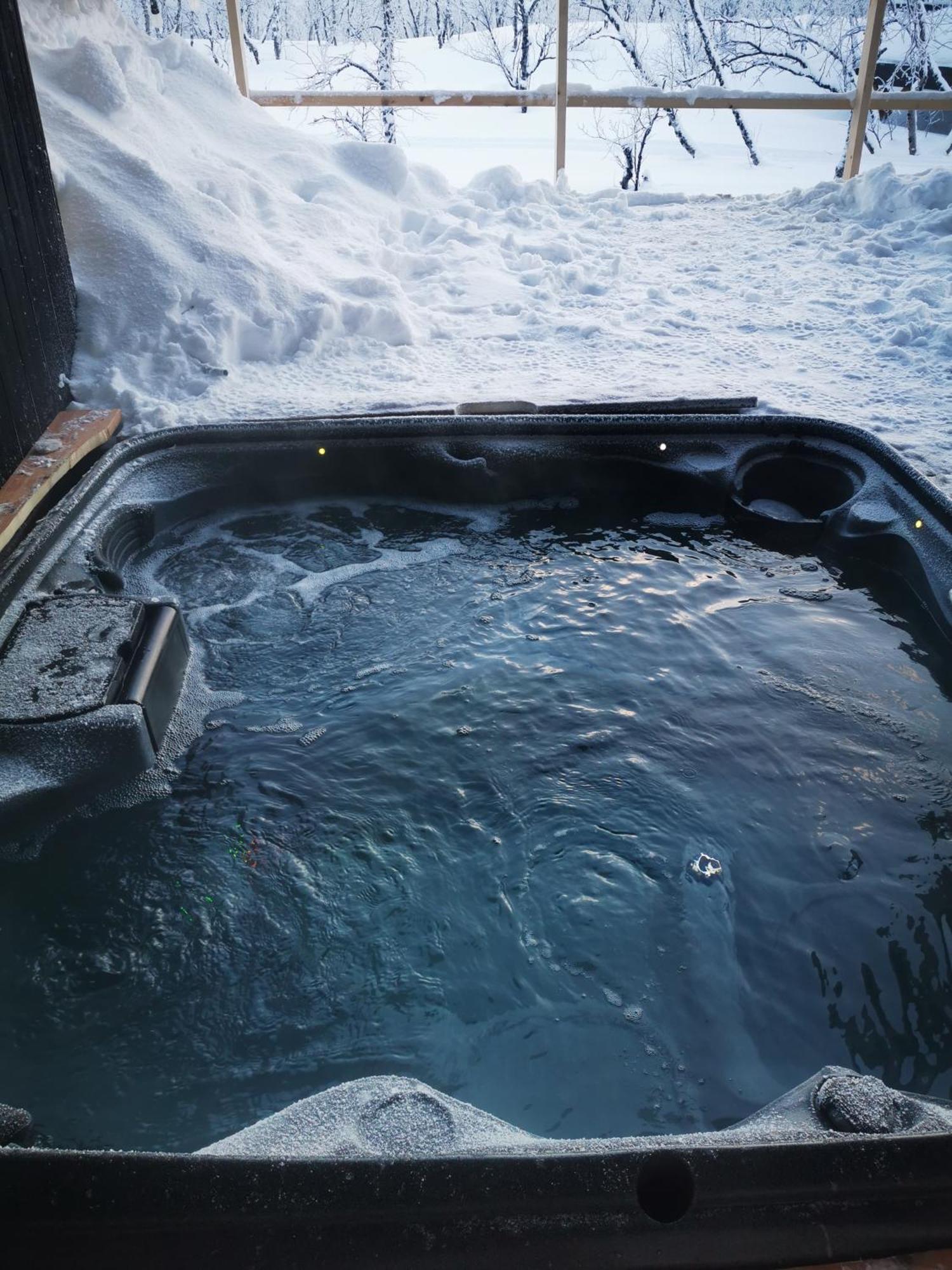 Aurora View Lapland, Sky View Bedroom & Jacuzzi * Kilpisjärvi